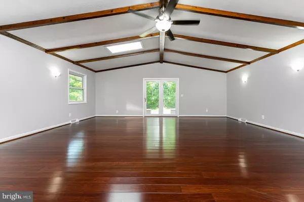 Fredericksburg, VA 22405,16 EAGLE CT