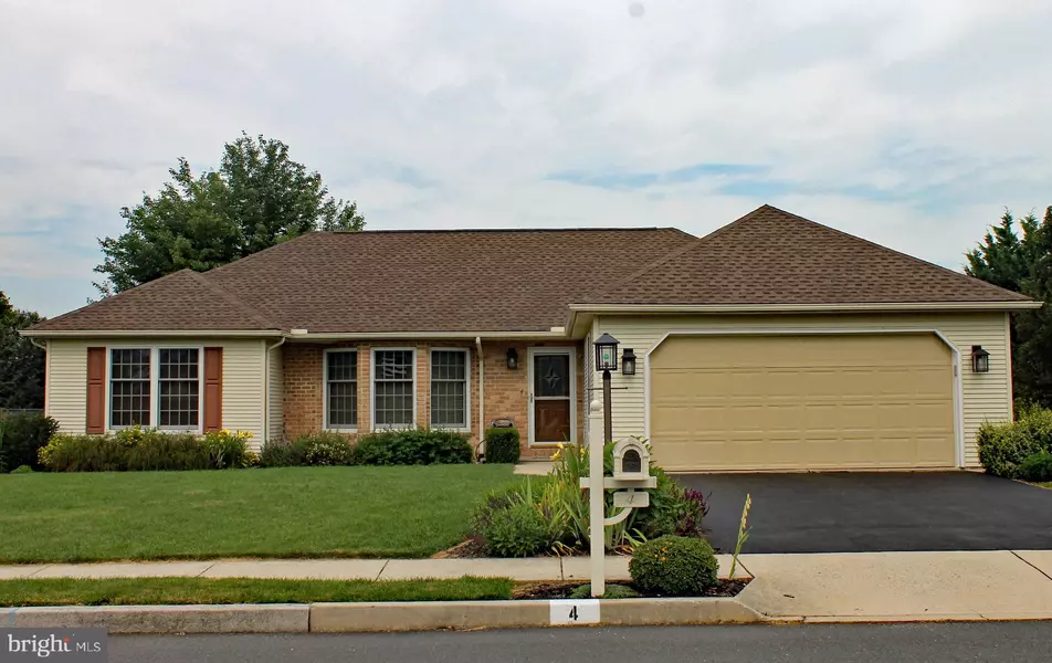 4 HILLTOP CIR, Mechanicsburg, PA 17055