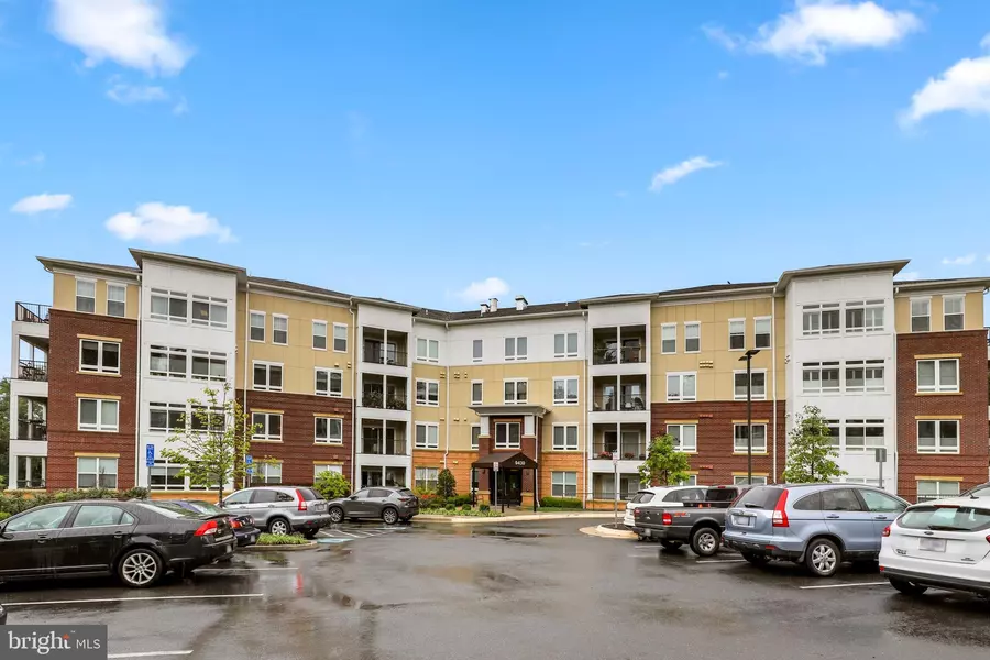 9430 SILVER KING CT #206, Fairfax, VA 22031