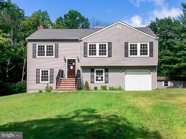 38 BELL AVE, Glen Gardner, NJ 08826