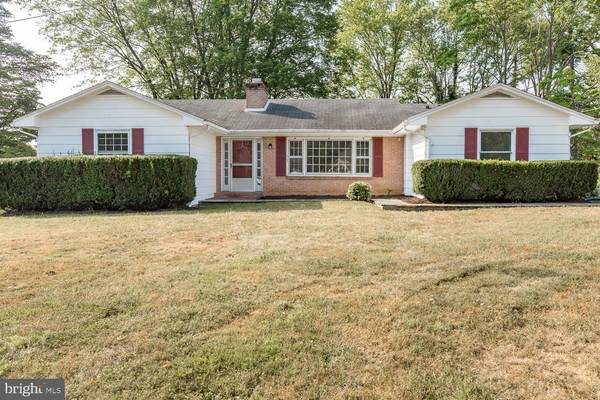 209 N GREENWAY AVE, Boyce, VA 22620