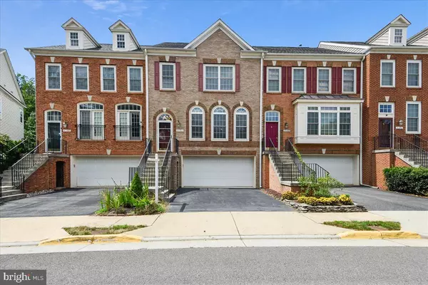 4686 CARISBROOKE LN, Fairfax, VA 22030