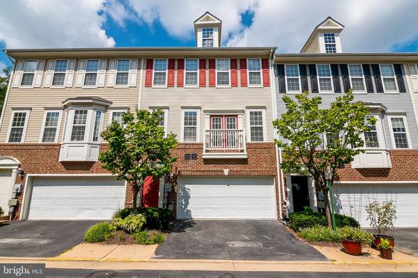 8124 HARPER VALLEY LN #27, Falls Church, VA 22042