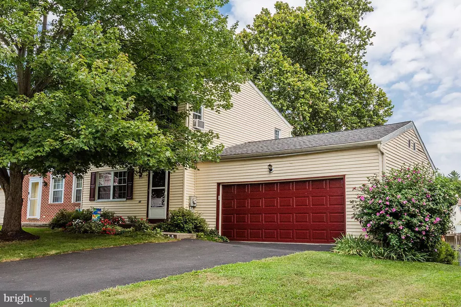 1034 MONTICELLO LN, Lancaster, PA 17603