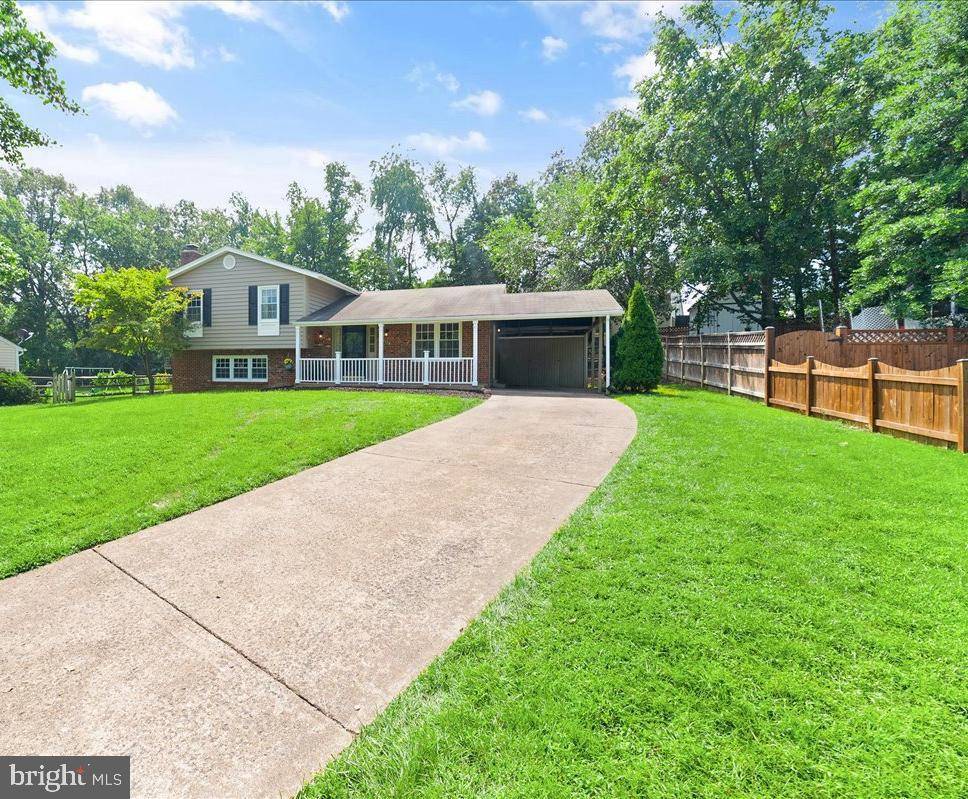 Herndon, VA 20170,842 COLVIN CT