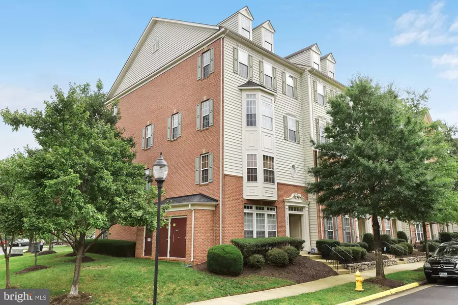 2582 EASTBOURNE DR #292, Woodbridge, VA 22191