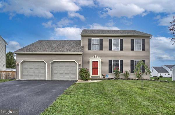 325 SILVER MAPLE CT, Mount Wolf, PA 17347