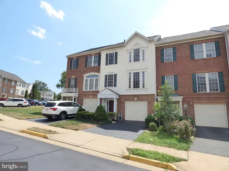 8064 MONTOUR HEIGHTS DR, Gainesville, VA 20155