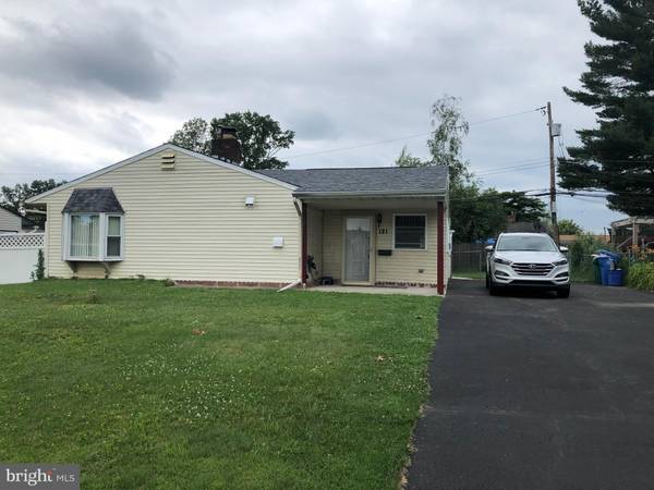 121 GABLE HILL RD, Levittown, PA 19057