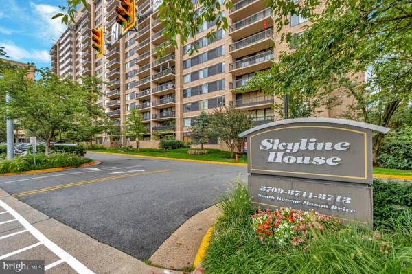 3713 S GEORGE MASON DR #707, Falls Church, VA 22041