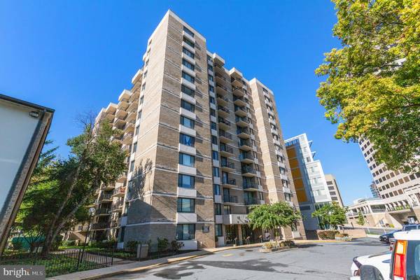 4 MONROE ST #1203, Rockville, MD 20850