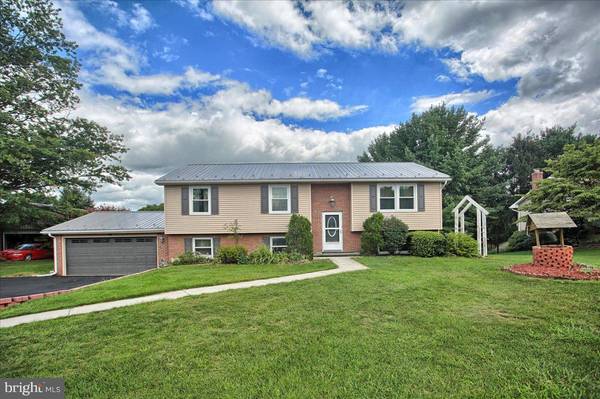 28 KINGSTON DR, Palmyra, PA 17078