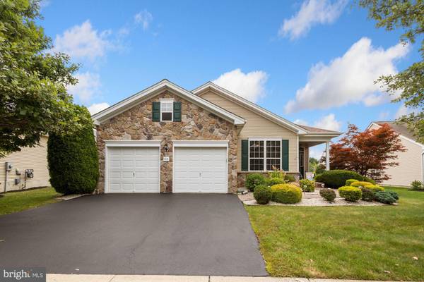 60 CHAMBER LN, Columbus, NJ 08022