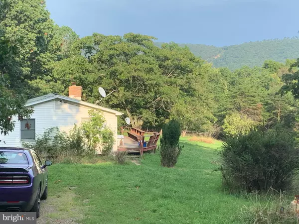 Berkeley Springs, WV 25411,200 SLEEPYVIEW LN