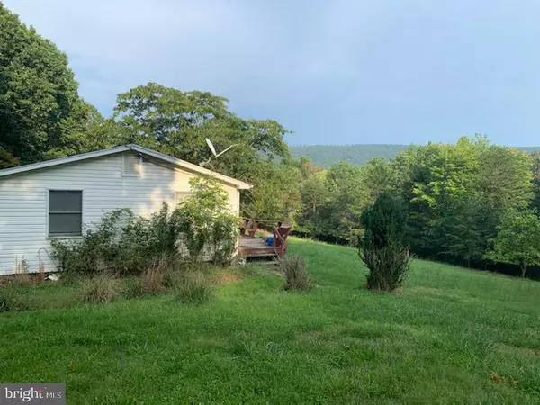 Berkeley Springs, WV 25411,200 SLEEPYVIEW LN