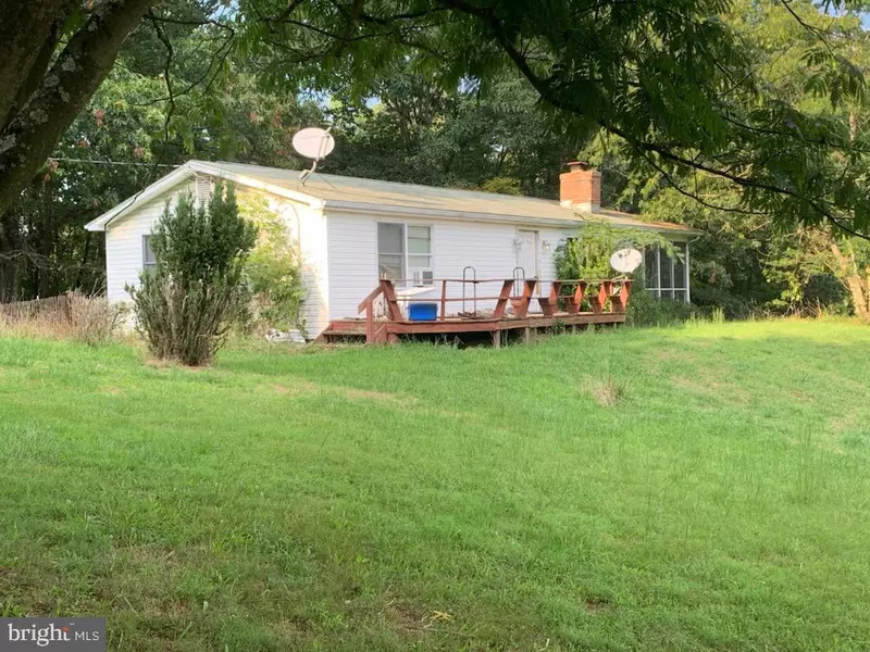 200 SLEEPYVIEW LN, Berkeley Springs, WV 25411