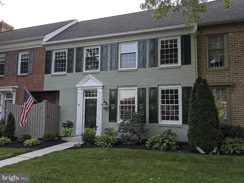 6 KENSINGTON SQ, Mechanicsburg, PA 17050