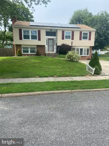 203 LAKESIDE DR, Glassboro, NJ 08028