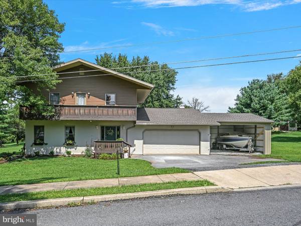 78 HICKORY LN, Denver, PA 17517