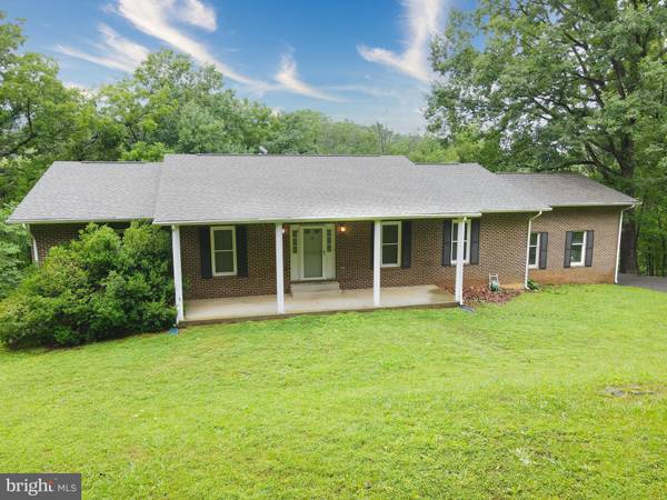 831 APPLE JACK CIR, Linden, VA 22642