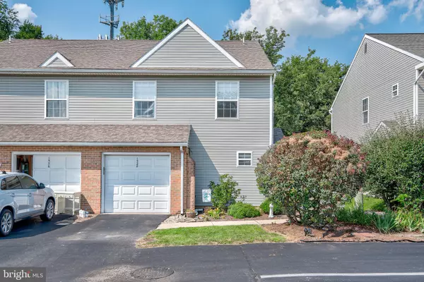 1528 MACINTOSH WAY, Hummelstown, PA 17036