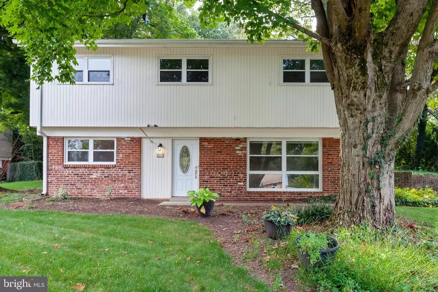 4217 SIDEBURN RD, Fairfax, VA 22030