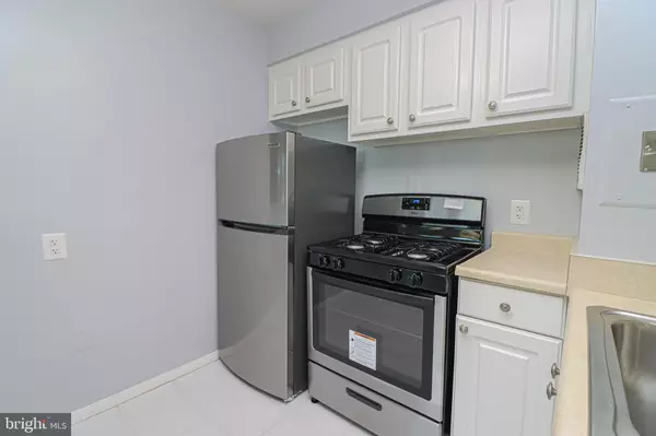 Alexandria, VA 22304,8 S VAN DORN ST #501