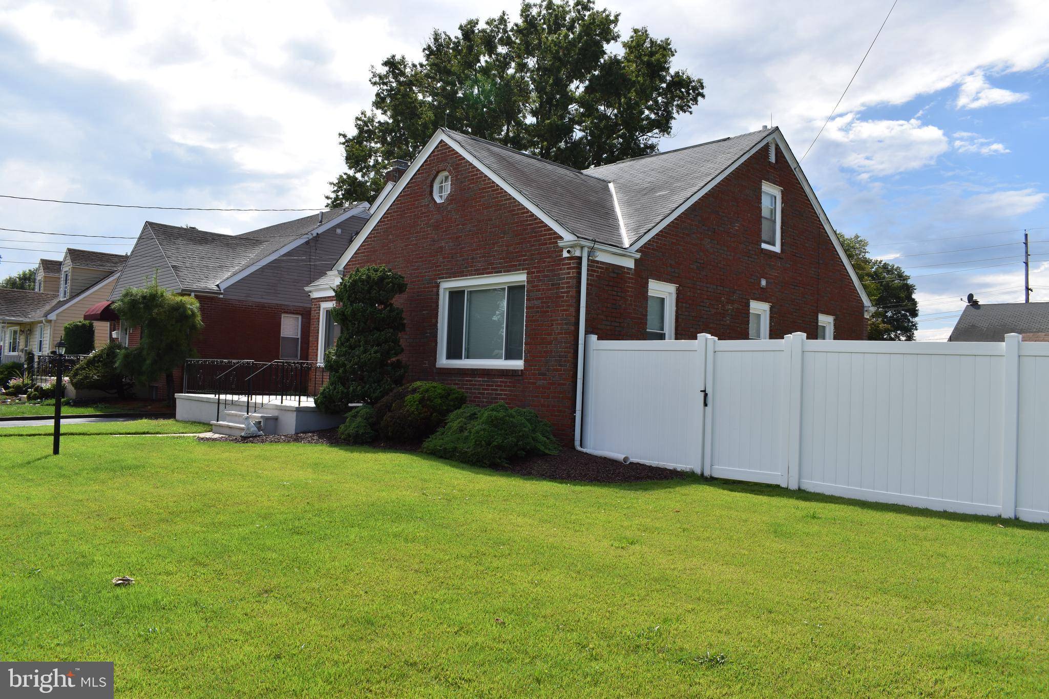 Hamilton, NJ 08610,10 GODFREY DR