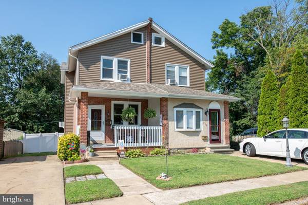 208 LYNWOOD AVE, Jenkintown, PA 19046