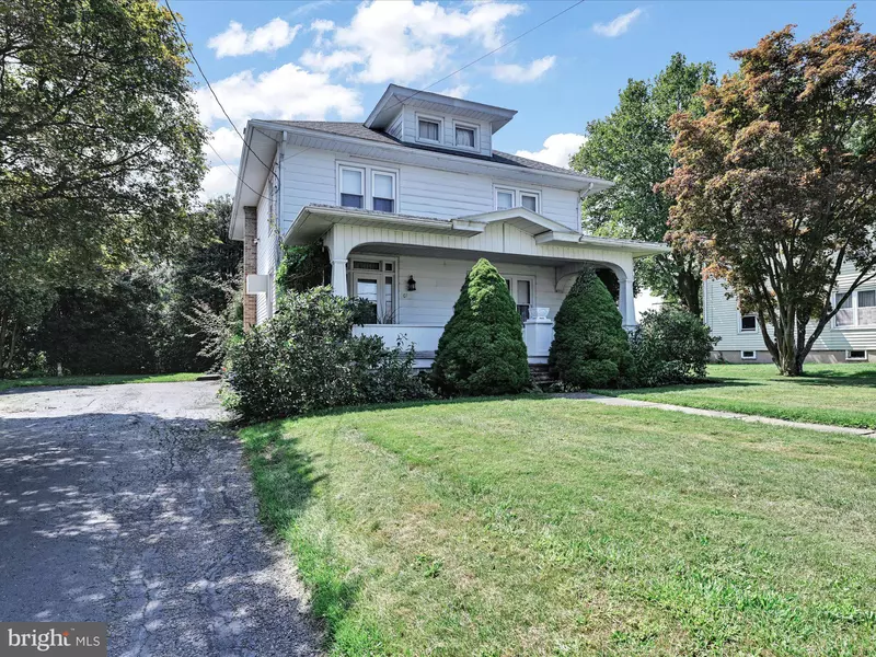 407 W MAIN ST, Valley View, PA 17983