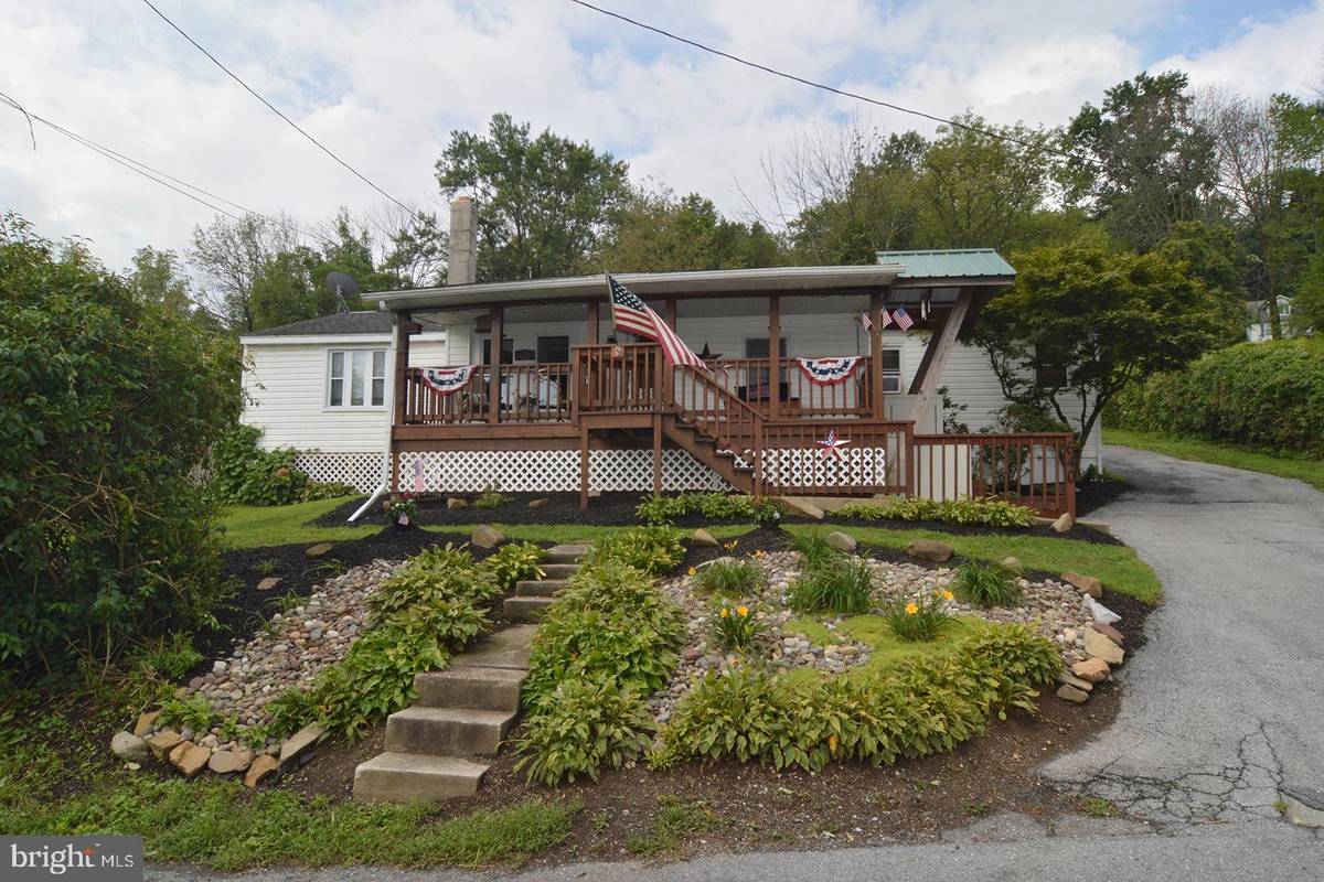 Birdsboro, PA 19508,640 WALNUT RD