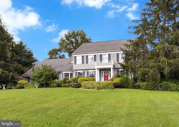 3 FARMSTEAD WAY, Cranbury, NJ 08512