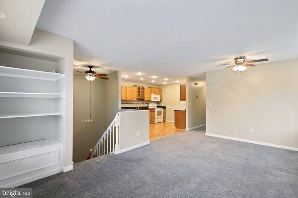 Hanover, MD 21076,6 BRIARS KNOLL WAY