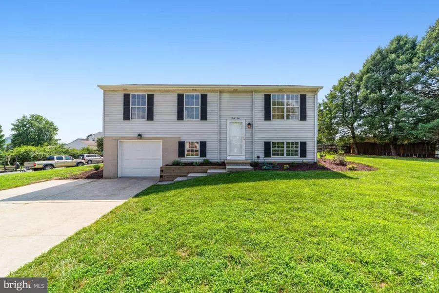 41 CREEKSIDE DR, Newark, DE 19702