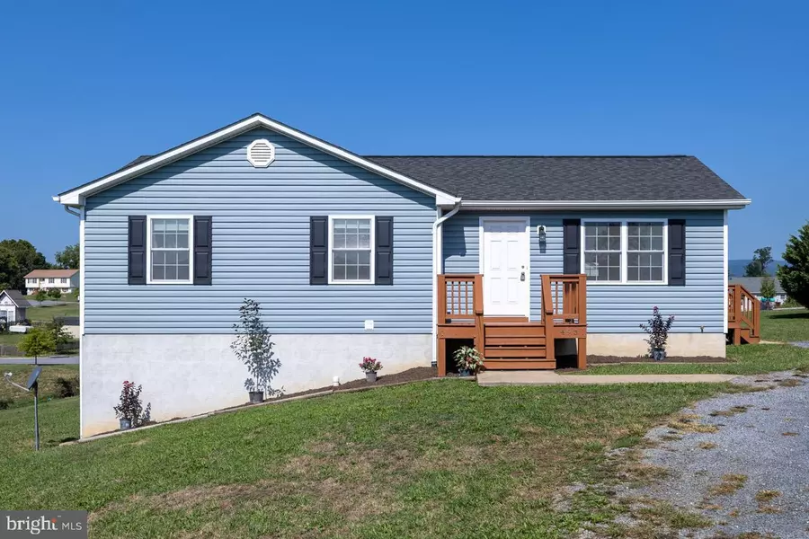 495 N LEE ST, Woodstock, VA 22664