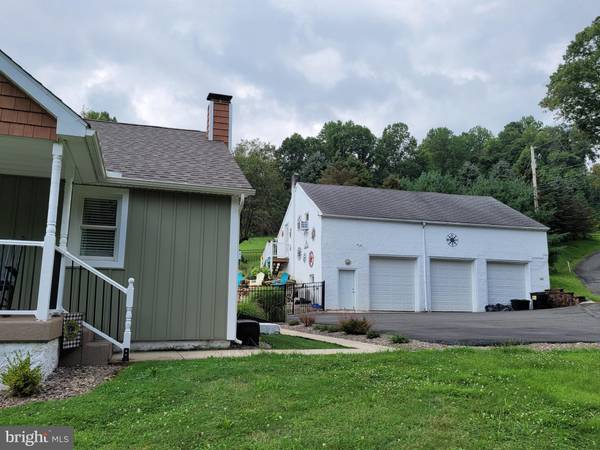 Bechtelsville, PA 19505,142 GROFF RD