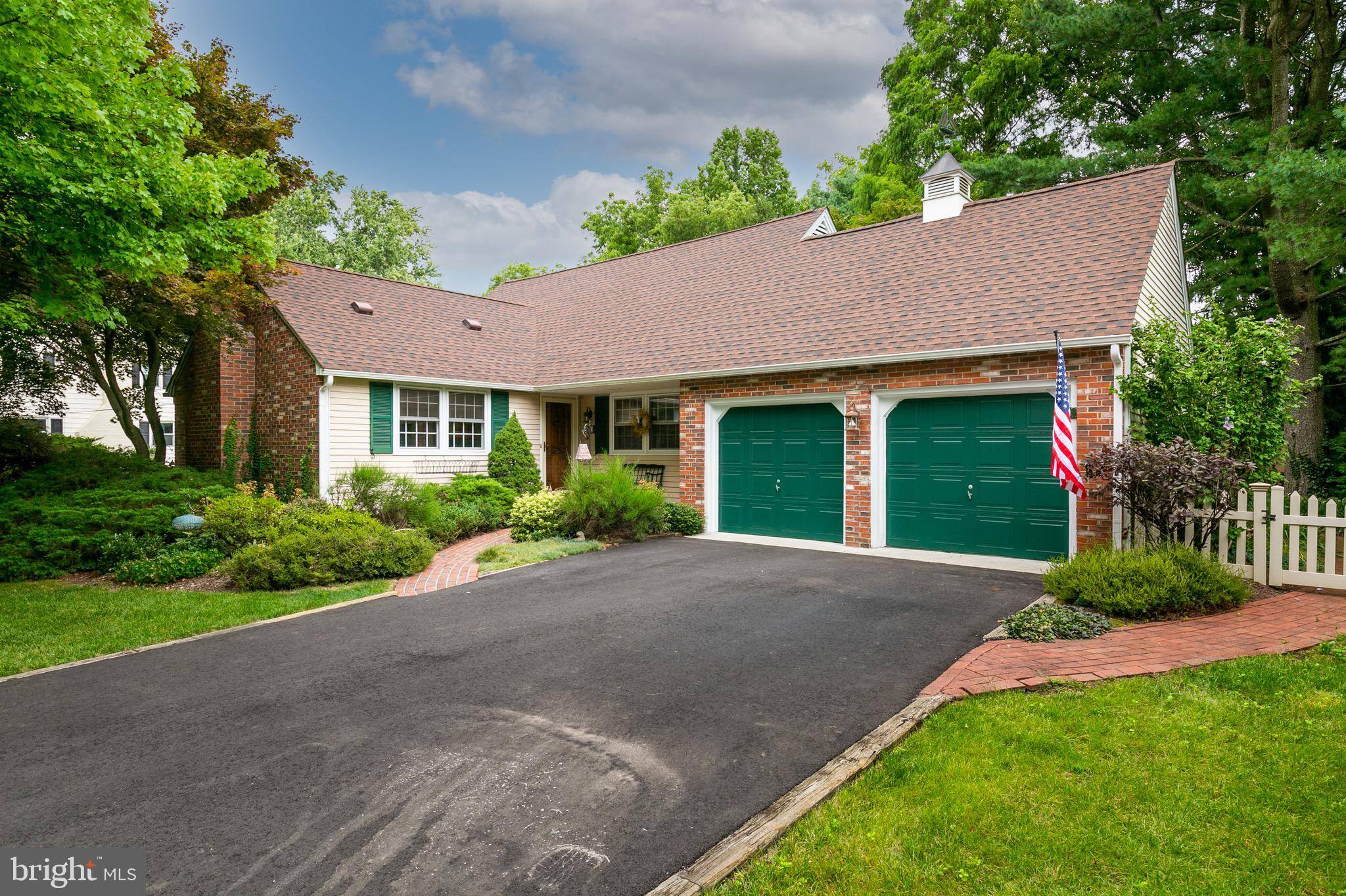 5 S SHIRLEY AVE S, Moorestown, NJ 08057