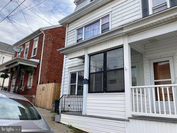 211 N FRONT ST, Minersville, PA 17954