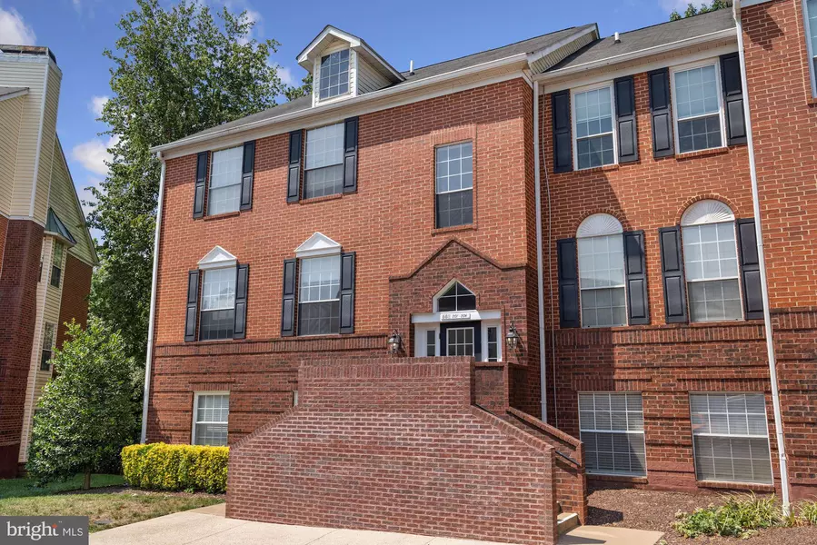 662 GATEWAY DR SE #204, Leesburg, VA 20175