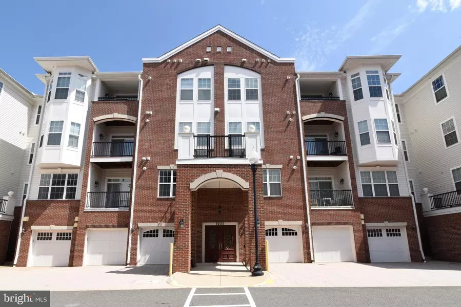 9200 CHARLESTON DR #201, Manassas, VA 20110