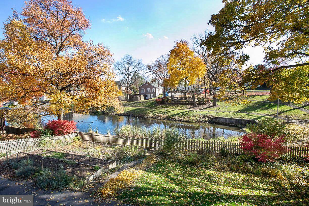 Harleysville, PA 19438,320 MAPLE AVE
