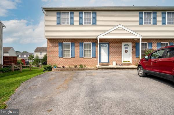 255 HICKORY DR, Fleetwood, PA 19522