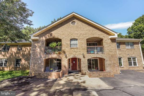 5914 COVE LANDING RD #201, Burke, VA 22015