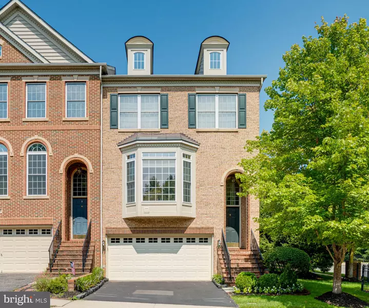 12450 BLISSFUL VALLEY DR, Fairfax, VA 22033