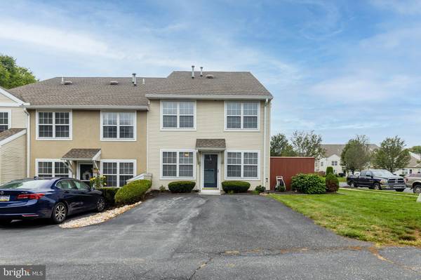 8 COURTYARD DR, Carlisle, PA 17013