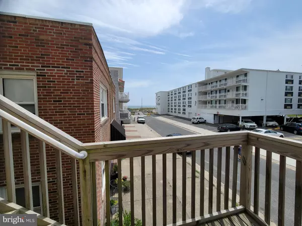 Ventnor City, NJ 08406,107 S VICTORIA AVE #2B