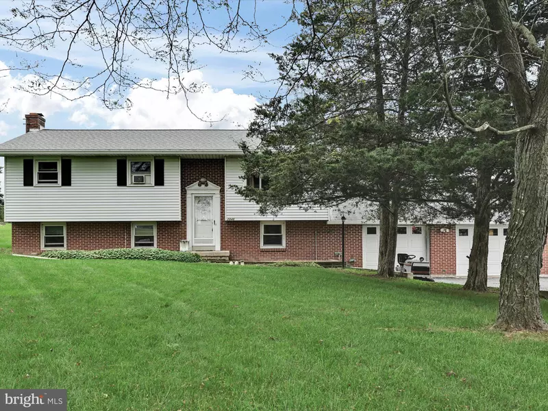 2848 S PINE GROVE ST, Fredericksburg, PA 17026