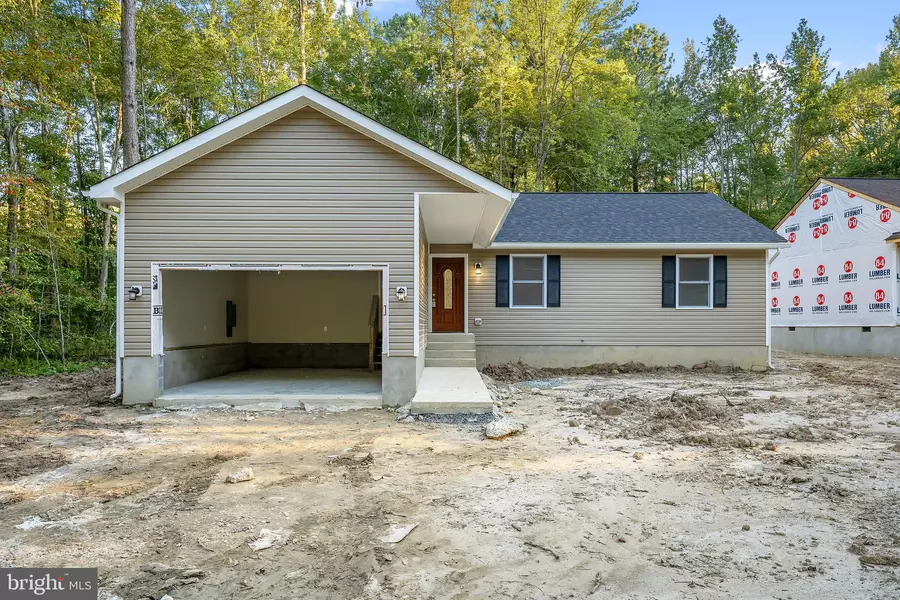 84 PINEWOOD LN., Colonial Beach, VA 22443