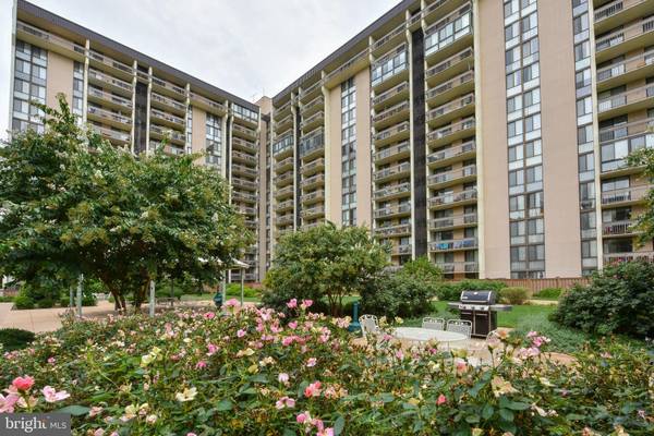 5300 HOLMES RUN PKWY #311, Alexandria, VA 22304