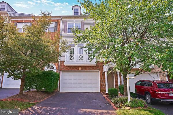 6887 ROLLING CREEK WAY, Alexandria, VA 22315